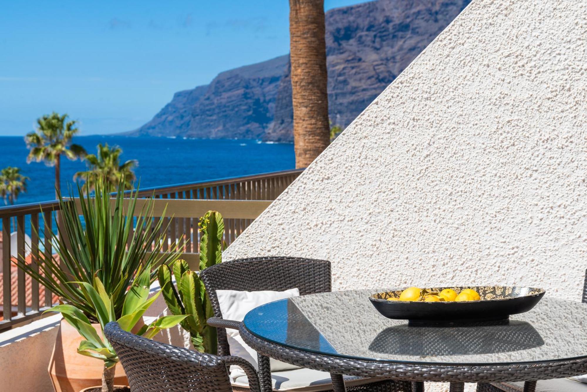 With Stunning View By Dream Homes Tenerife Apartamento